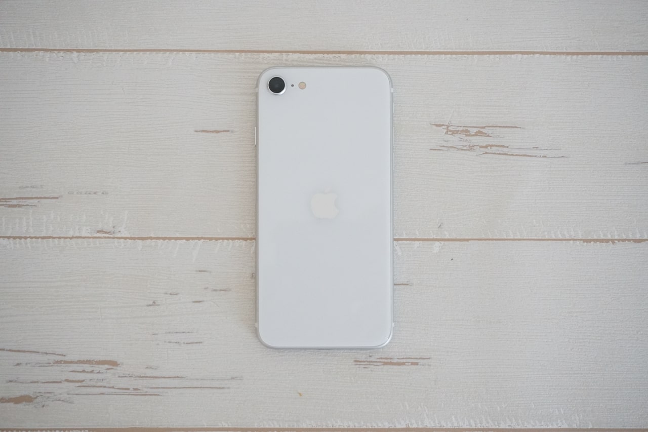 iPhoneSE 第2世代 64GB  白　新品　2021年11月購入